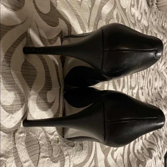 Jessica Simpson platform heels - Picture 2 of 4